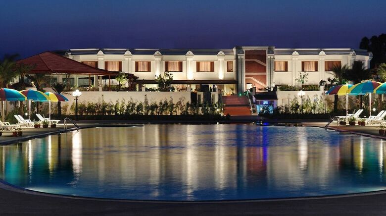 Hotel Chariot Beach Resort
