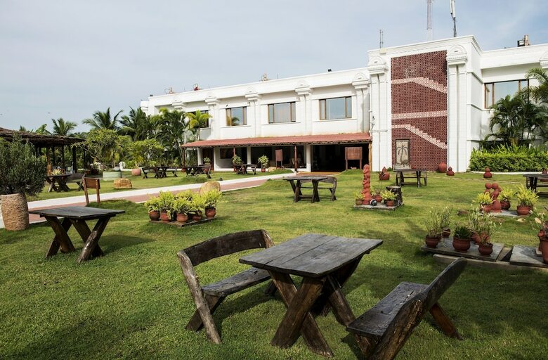 Hotel Chariot Beach Resort