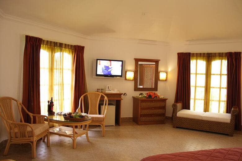 Hotel Chariot Beach Resort