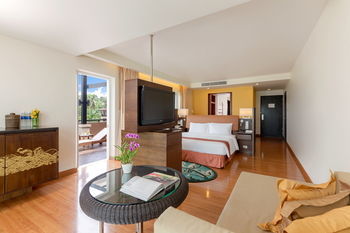 Hotel Radisson Plaza Resort Phuket Panwa Beach