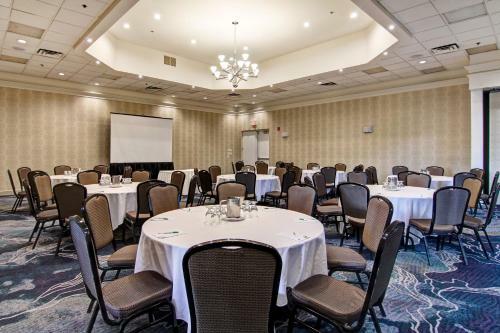 Hotel Holiday Inn Oakville Centre