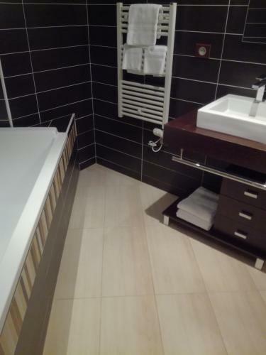 Hotel Logis H�tel Le Moulin De Chalons