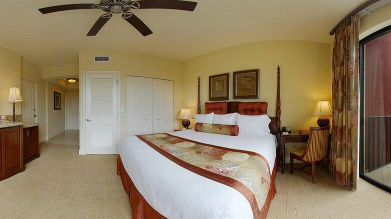 Hotel Naples Bay Resort