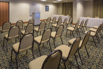 Hotel Wingate Inn & Suites