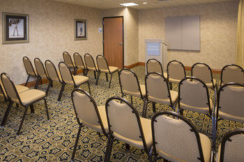 Hotel Wingate Inn & Suites