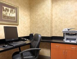 Hotel Wingate Inn & Suites