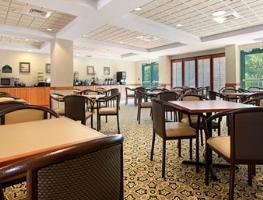 Hotel Wingate Inn & Suites