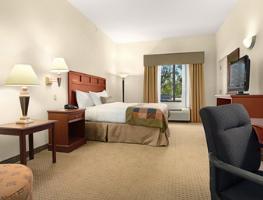 Hotel Wingate Inn & Suites