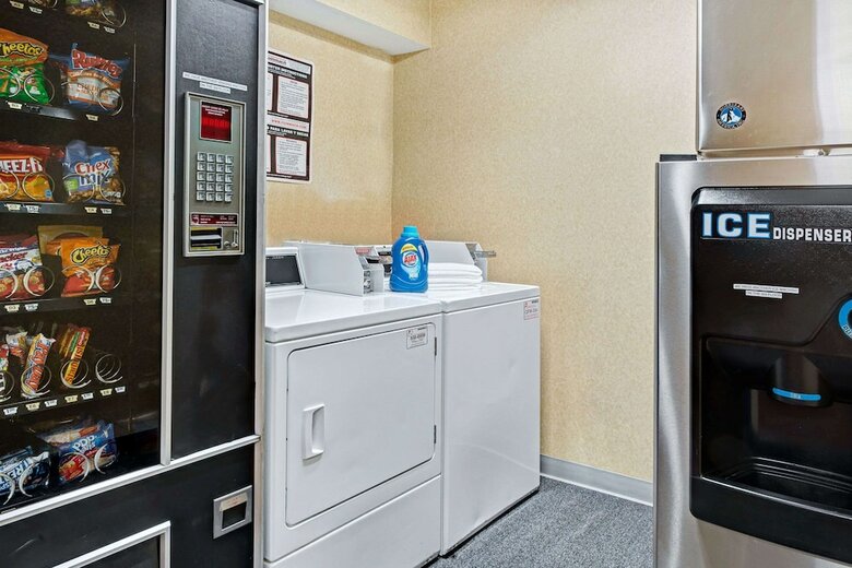 Hotel Baymont Inn And Suites Indianapolis