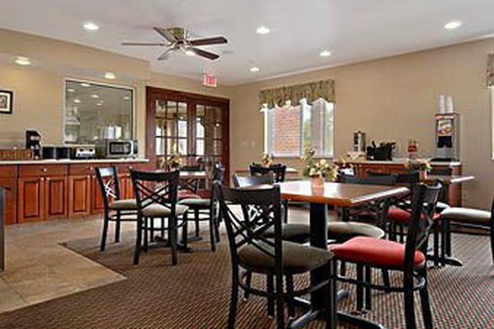 Hotel Baymont Inn And Suites Indianapolis