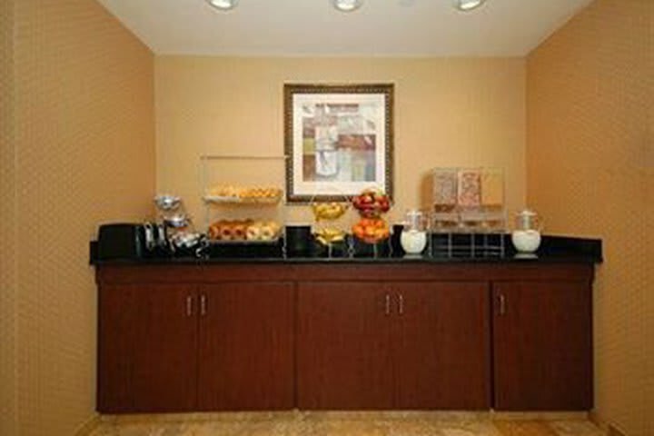 Hotel Comfort Suites Downtown