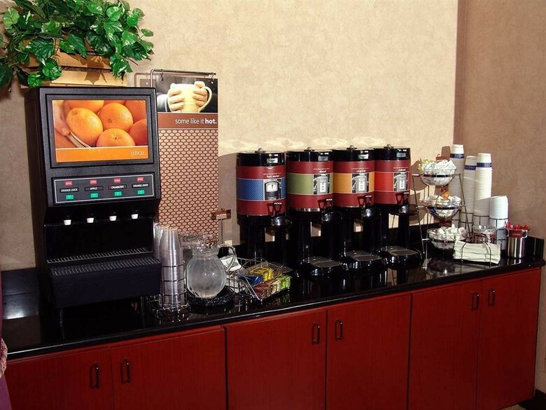 Hotel Ramada By Wyndham Orlando Florida Mall