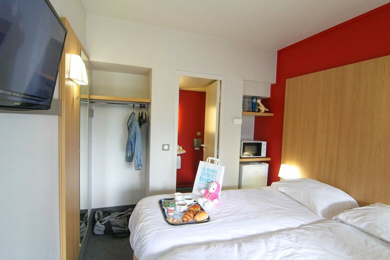 Hotel Kyriad Direct Poitiers - Gare Du Futuroscope