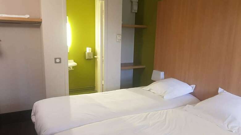 Hotel Kyriad Direct Poitiers - Gare Du Futuroscope