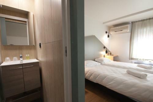 Brit Hotel Essentiel Arverne - Clermont-ferrand Sud