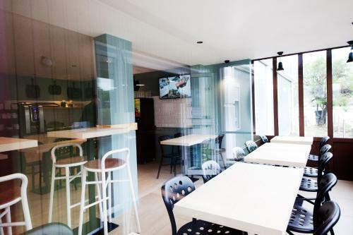 Brit Hotel Essentiel Arverne - Clermont-ferrand Sud