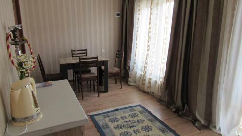 Hostal Guest House On V. Pshavela 36