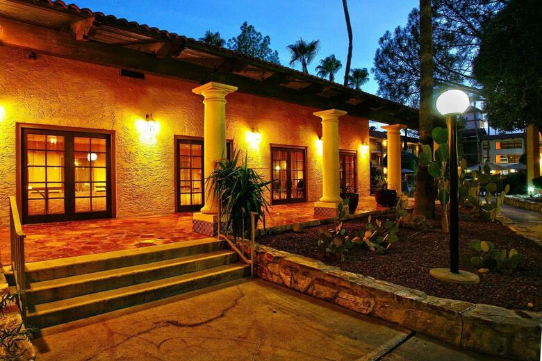 Hotel Doubletree Suites By Hilton Tucson Airport