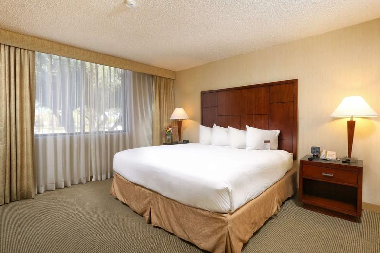 Hotel Doubletree Suites By Hilton Tucson Airport