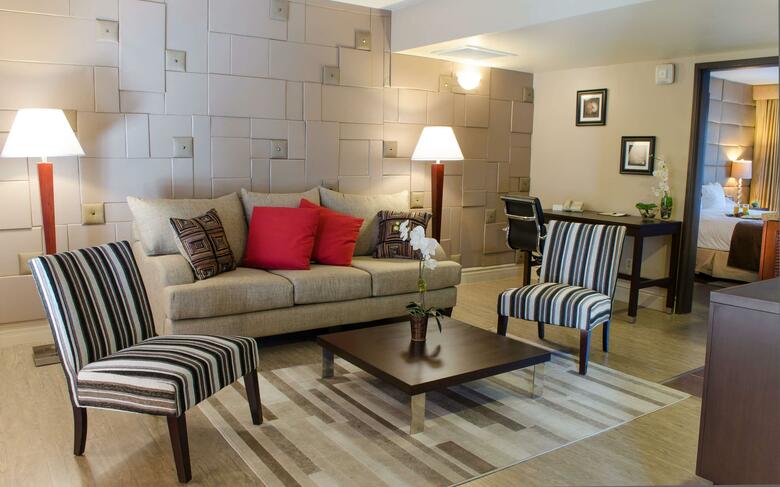 Hotel Doubletree Suites By Hilton Tucson Airport