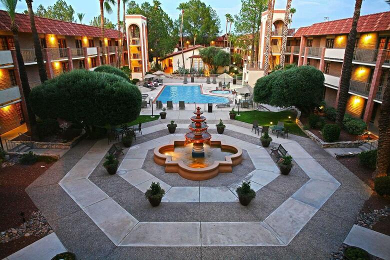 Hotel Doubletree Suites By Hilton Tucson Airport