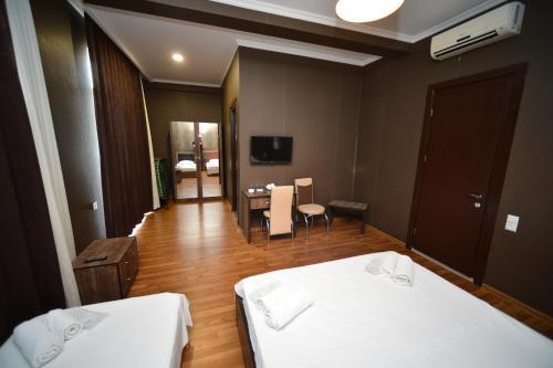 Hotel Holiday House Batumi
