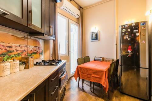 Apartment At 12 Baratashvili Street