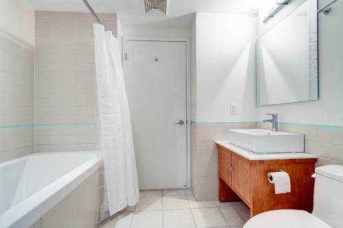 Palais-des-congr�s Furnished Apartments