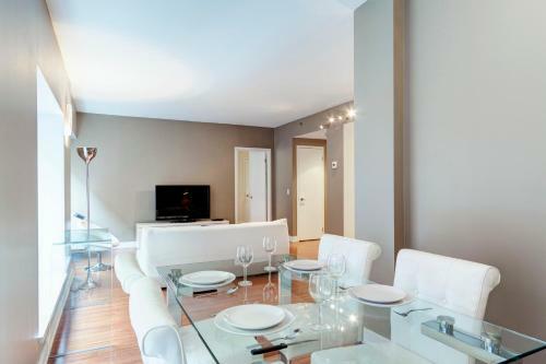 Palais-des-congr�s Furnished Apartments