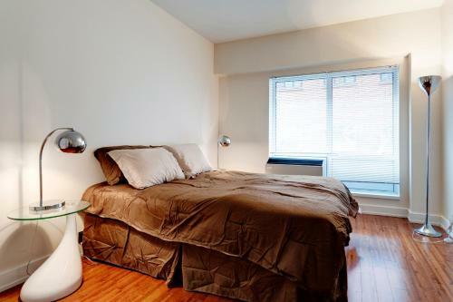 Palais-des-congr�s Furnished Apartments