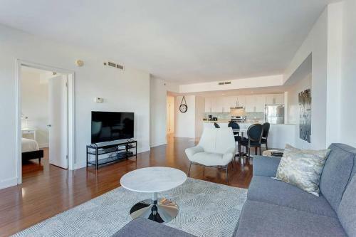 Palais-des-congr�s Furnished Apartments