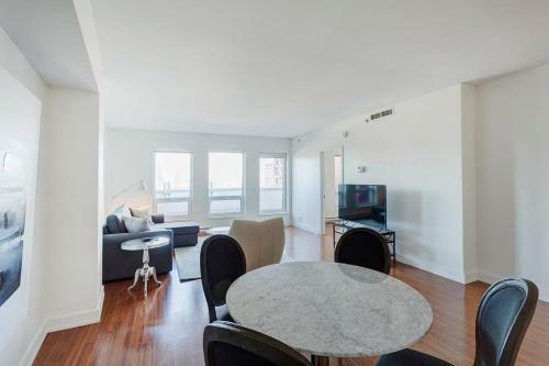 Palais-des-congr�s Furnished Apartments