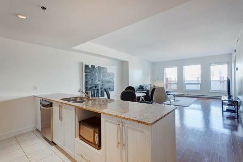 Palais-des-congr�s Furnished Apartments