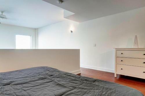 Palais-des-congr�s Furnished Apartments