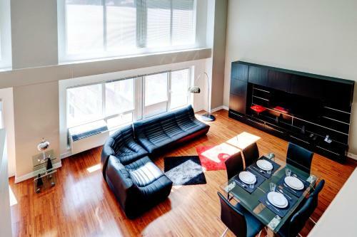 Palais-des-congr�s Furnished Apartments
