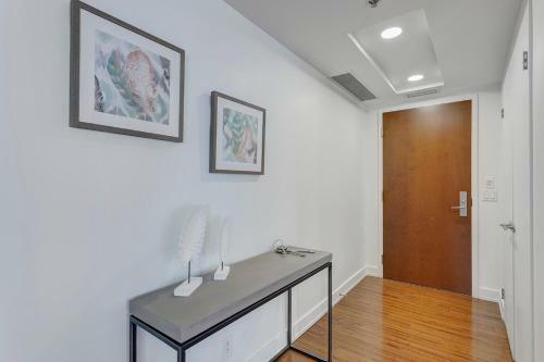 Palais-des-congr�s Furnished Apartments