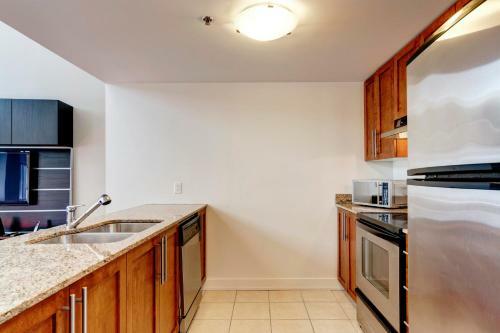 Palais-des-congr�s Furnished Apartments