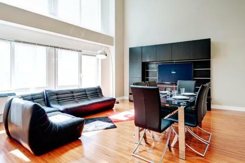 Palais-des-congr�s Furnished Apartments