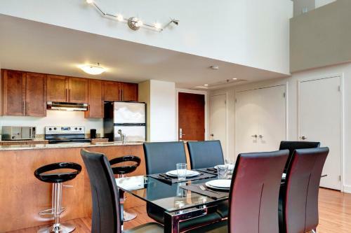 Palais-des-congr�s Furnished Apartments