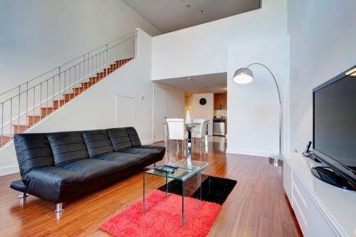Palais-des-congr�s Furnished Apartments