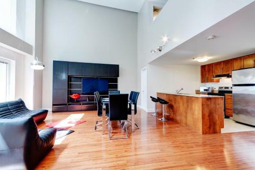 Palais-des-congr�s Furnished Apartments
