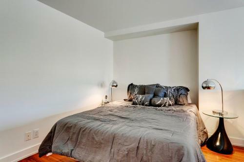 Palais-des-congr�s Furnished Apartments