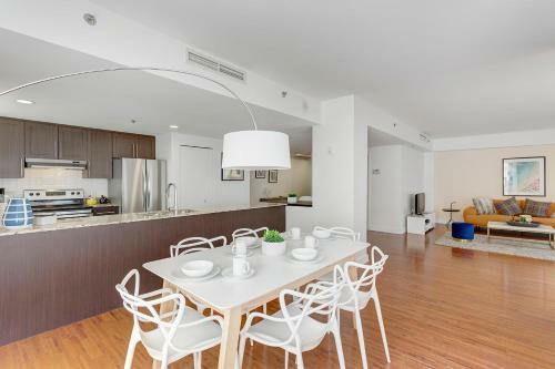 Palais-des-congr�s Furnished Apartments