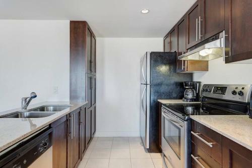 Palais-des-congr�s Furnished Apartments