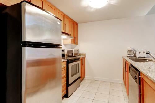 Palais-des-congr�s Furnished Apartments