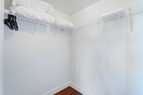 Palais-des-congr�s Furnished Apartments