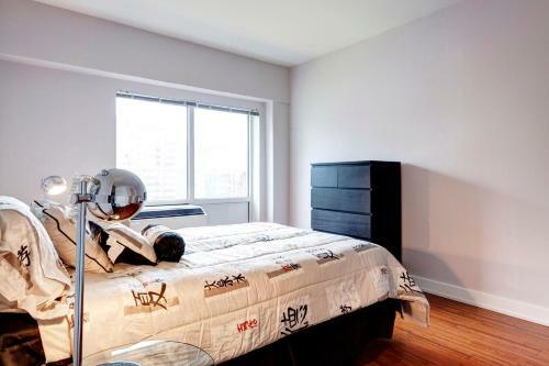 Palais-des-congr�s Furnished Apartments