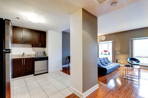Palais-des-congr�s Furnished Apartments