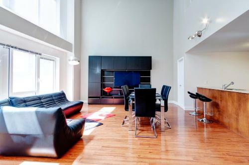 Palais-des-congr�s Furnished Apartments