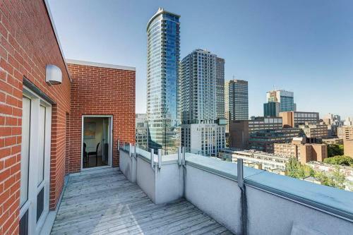 Palais-des-congr�s Furnished Apartments